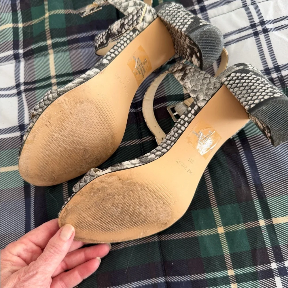 Nine West Black and Gray Snakeskin Heels 3 inch size 6